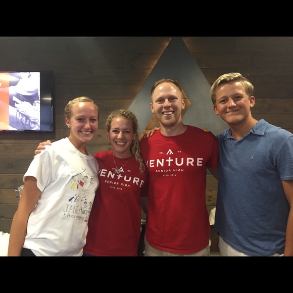 Meet your Posher, Tech - Picture 6 of 7